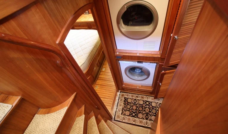 55 Selene Passageway with Laundry