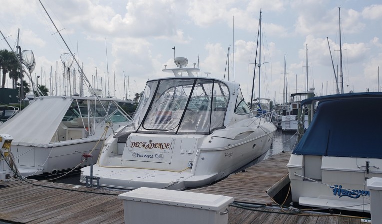 40 Cruisers Yachts Stern 2