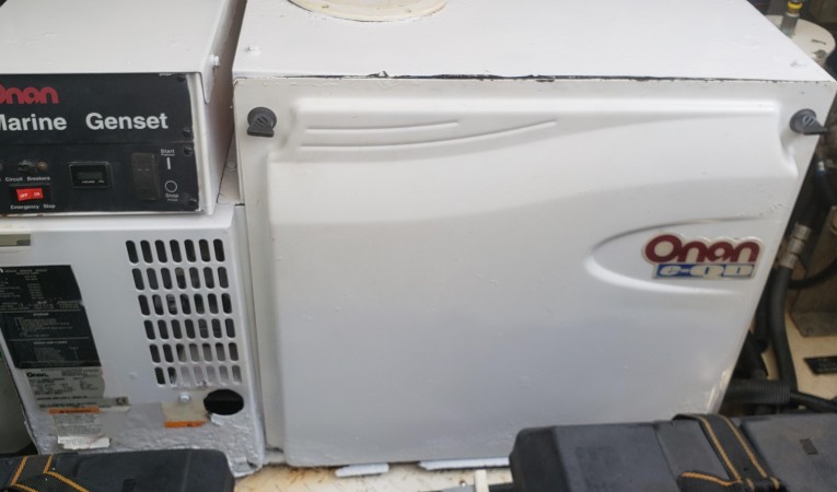 40 Cruisers Yachts Onan Generator 2,350 hours