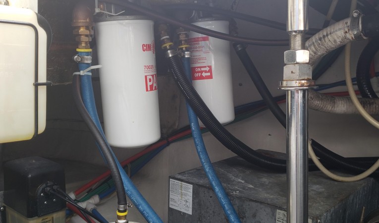 40 Cruisers Yachts Fuel filtration Stage 1 of 3