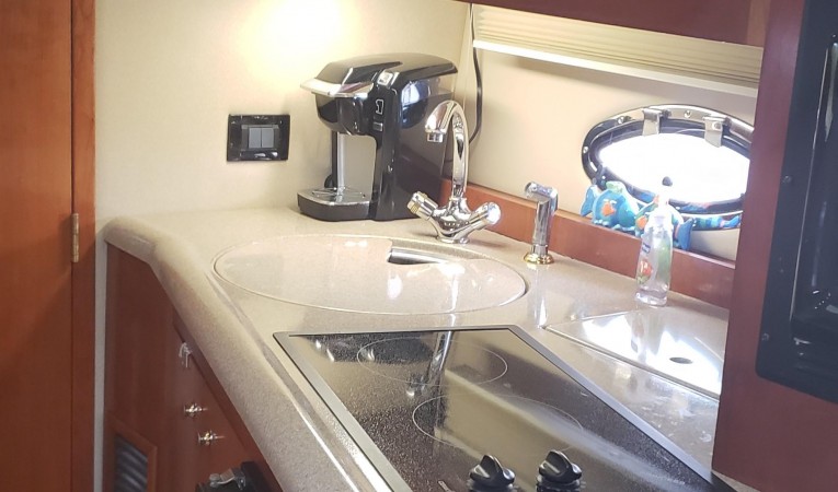 40 Cruisers Yachts Galley - Portside