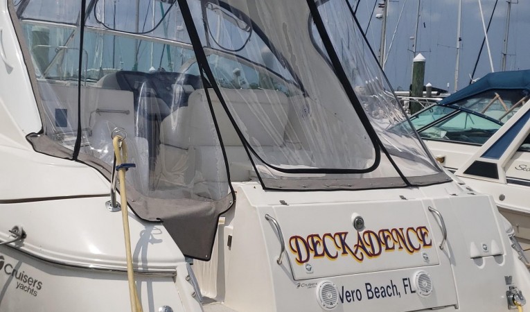 40 Cruisers Yachts Port side stern