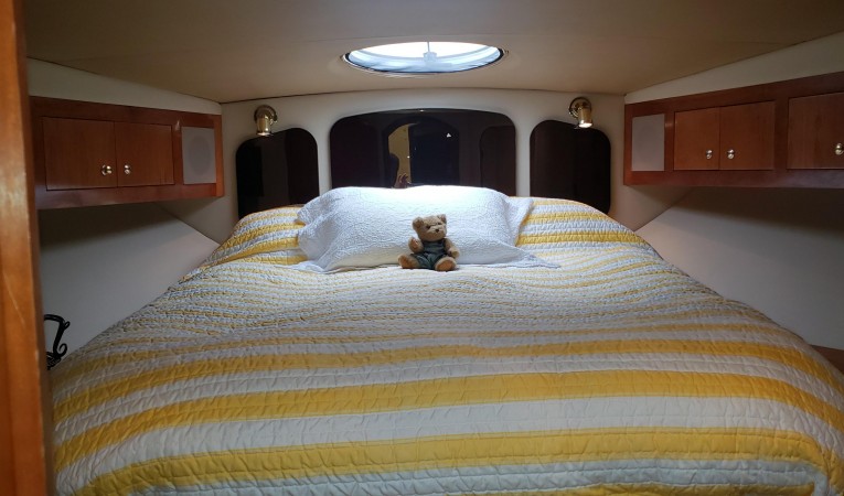 40 Cruisers Yachts Master 1