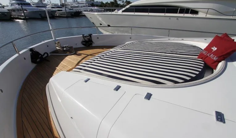 76 Lazzara 