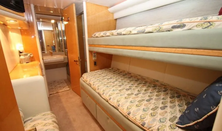 76 Lazzara 