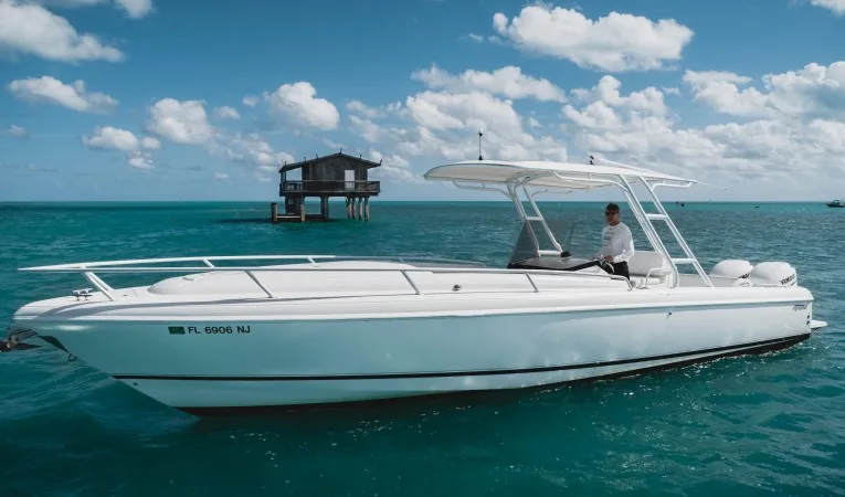 32 Intrepid Port Profile