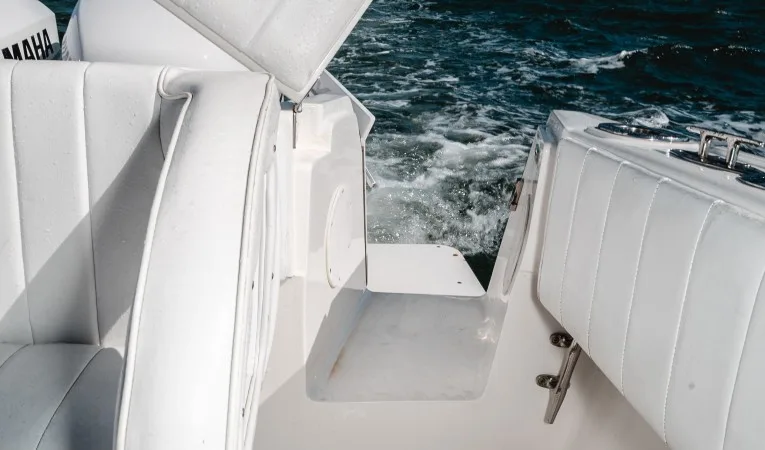 32 Intrepid Transom Door