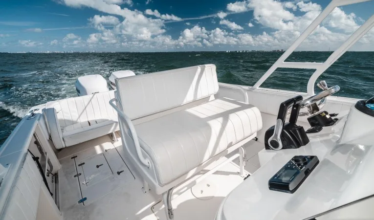 32 Intrepid Helm Seating