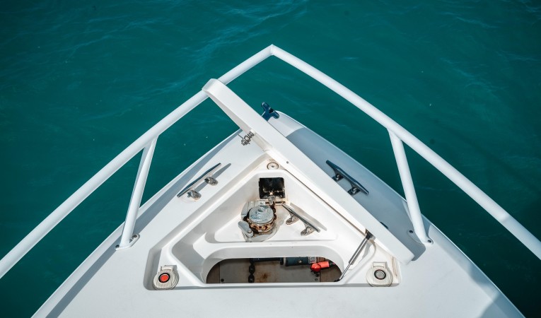 32 Intrepid Windlass