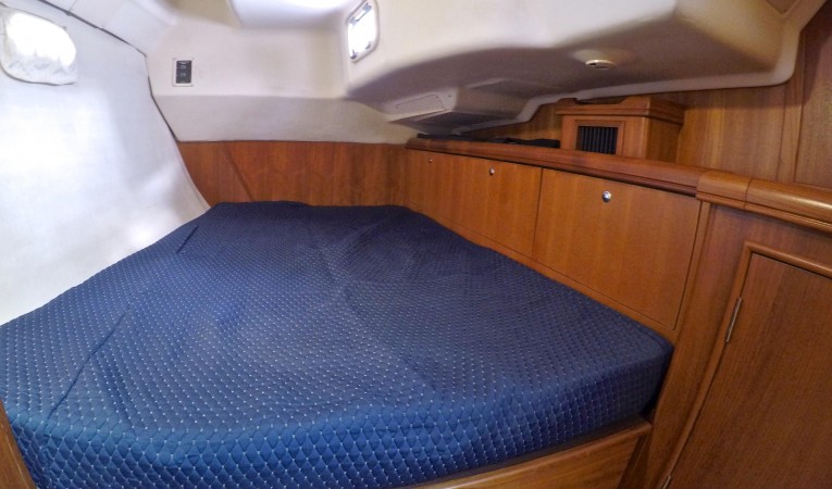 46 Hunter Starboard Aft Cabin