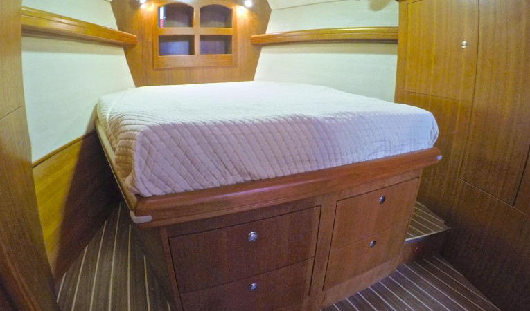 46 Hunter Owner's Cabin