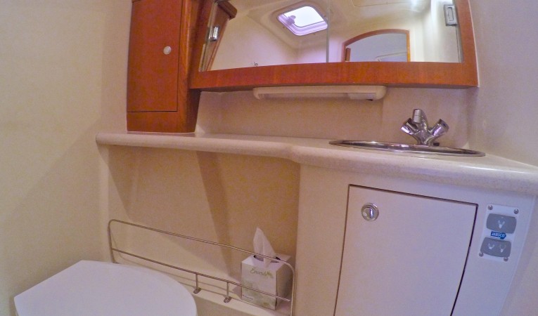 46 Hunter Owner's Head