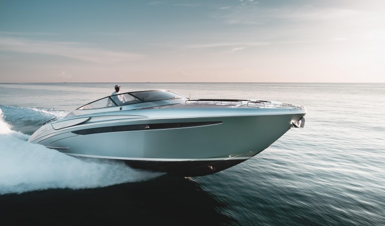 44 Riva Stbd Profile