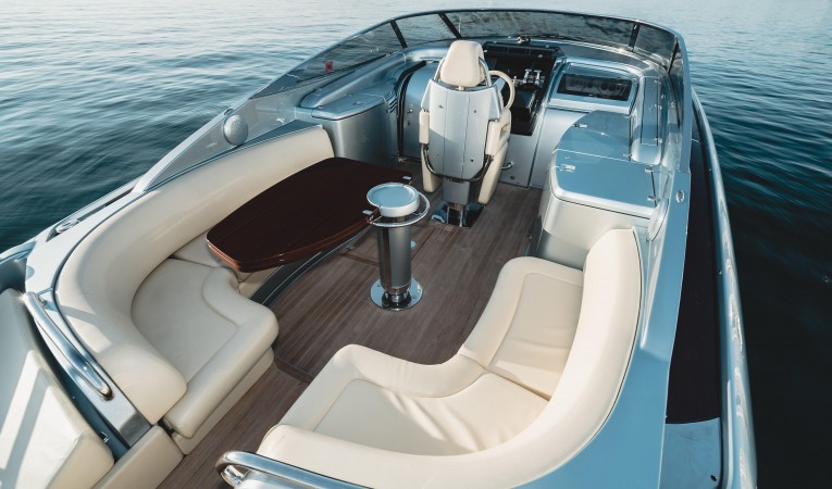 44 Riva Cockpit Seating
