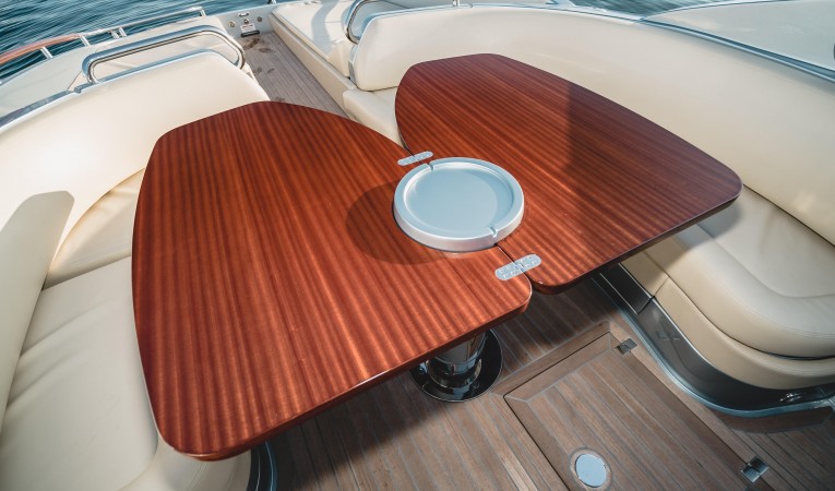 44 Riva Expandable Table