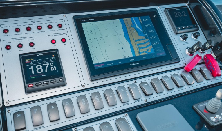 44 Riva Garmin Electronics