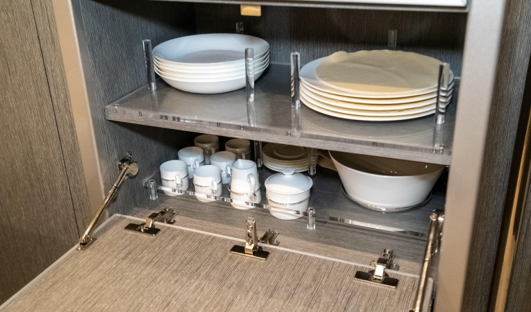 44 Riva Middle Cabinet