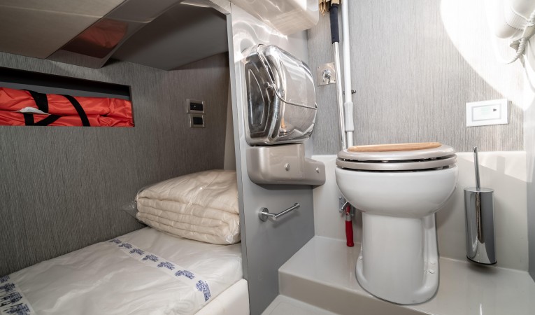 44 Riva Head with Single Berth