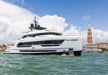 120' Ocean King 2027