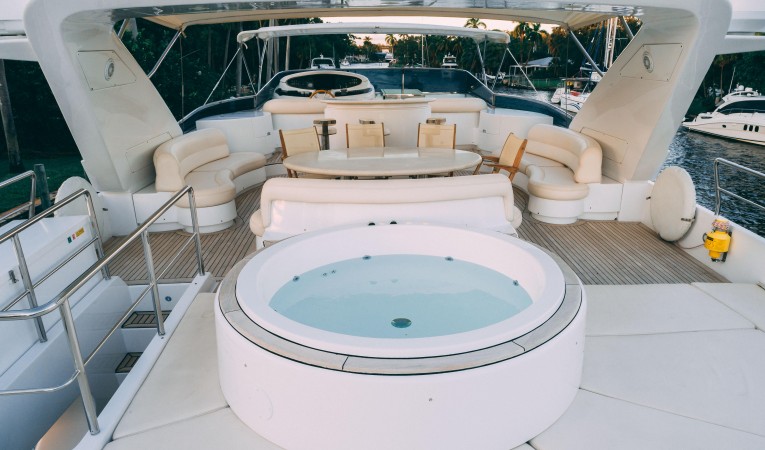 100 Azimut 