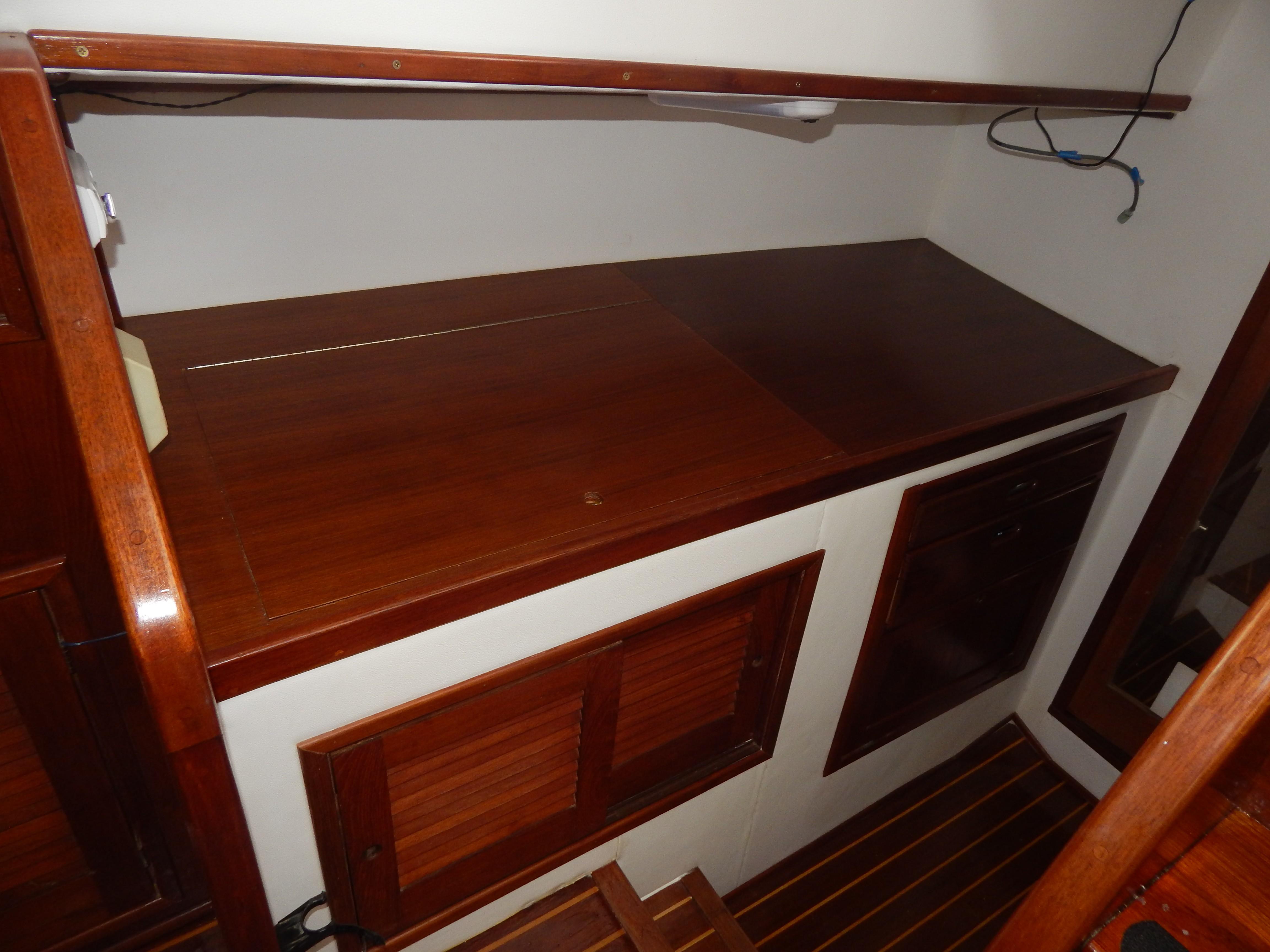 44 Wellington Chart Table/Storage