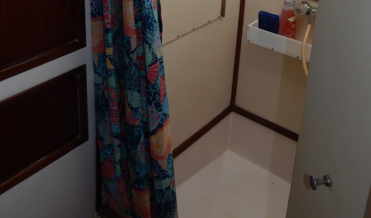 44 Wellington Stall Shower - Aft