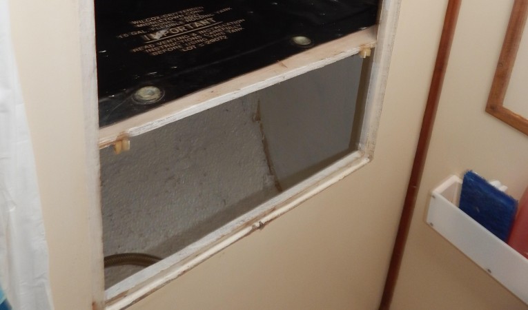 44 Wellington Holding tank  - Aft head