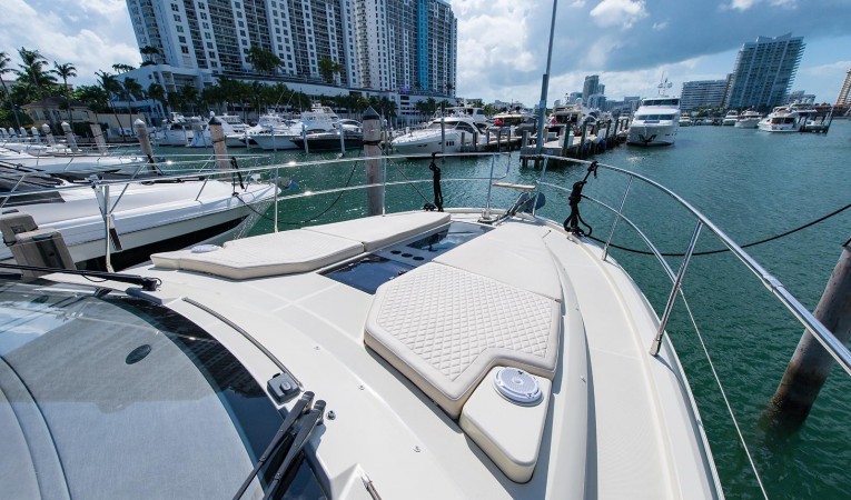50 Beneteau Bow