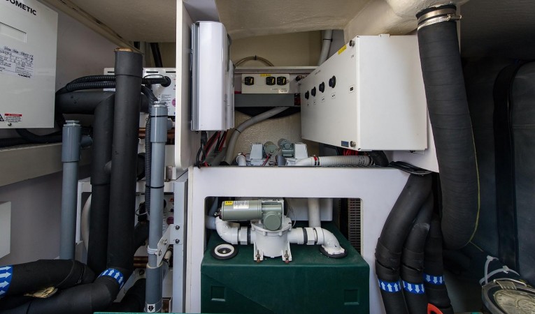 50 Beneteau Engine Room