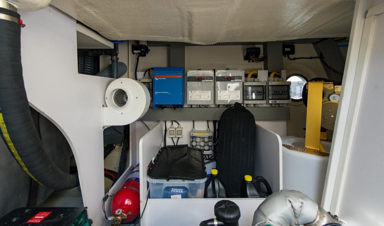 50 Beneteau Engine Room