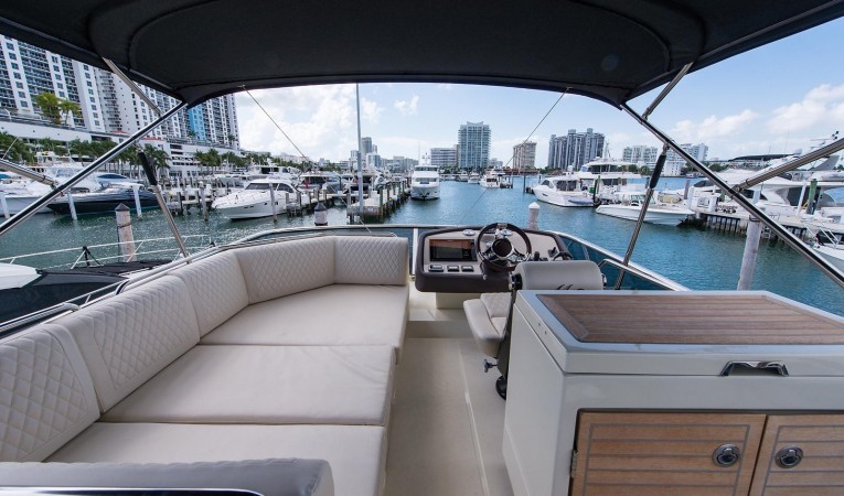 50 Beneteau Flybridge