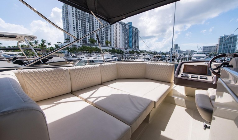 50 Beneteau Flybridge