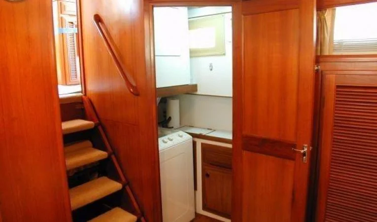 48 DeFever Master entrance