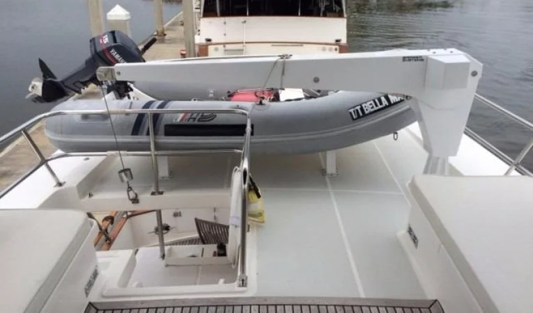 48 DeFever Aft deck tender