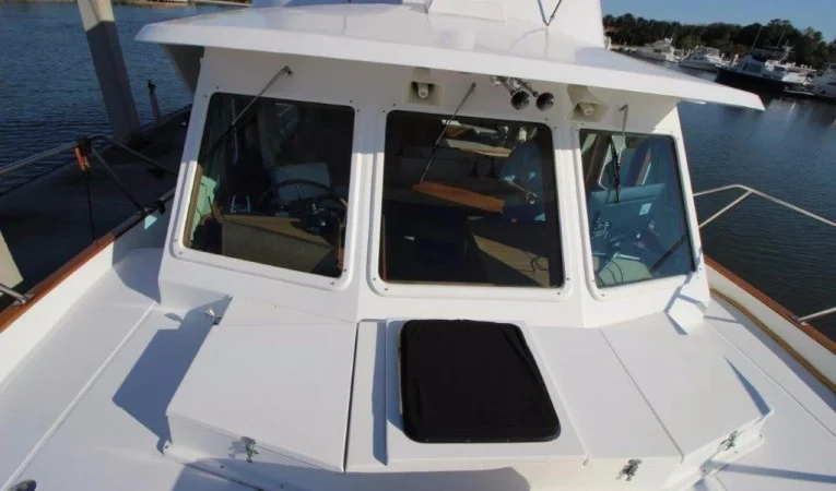 48 DeFever Windshield