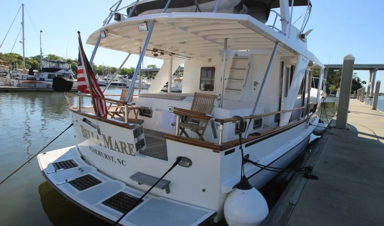 48 DeFever Aft Deck with Privacy curtain