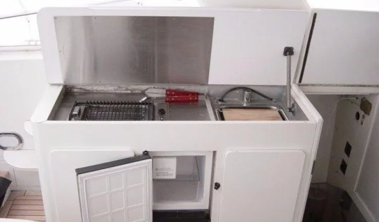 60 Baia Cockpit Galley/Electric Grill/Sink/ Wet Bar