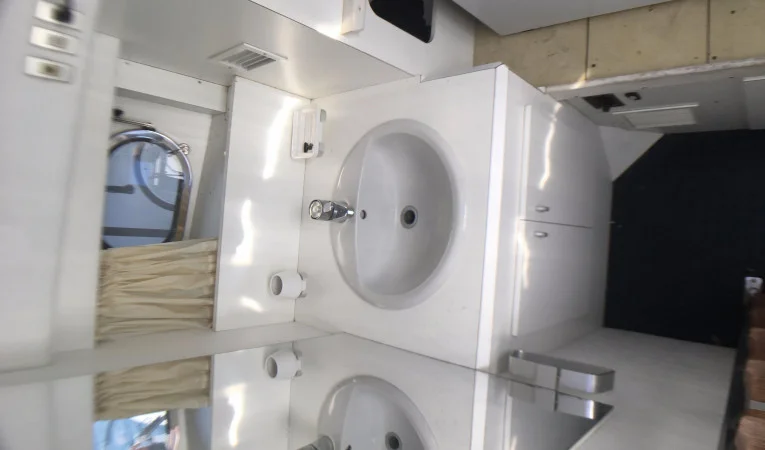 60 Baia Crew quarters Head