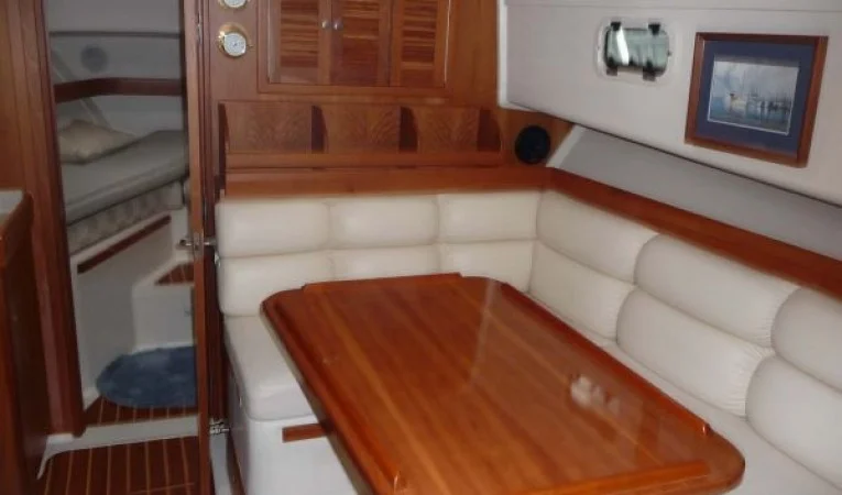 34 Mainship dinette