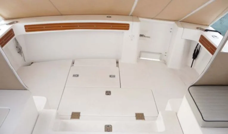 34 Mainship Cockpit looking aft