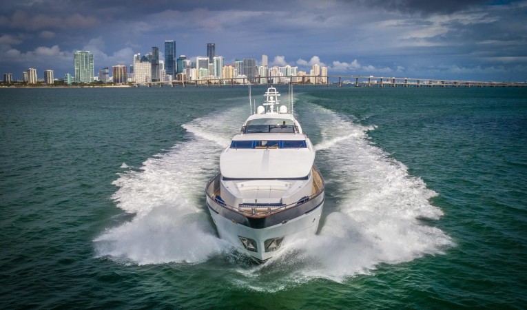 108 Viking Sport Cruisers Bow Profile