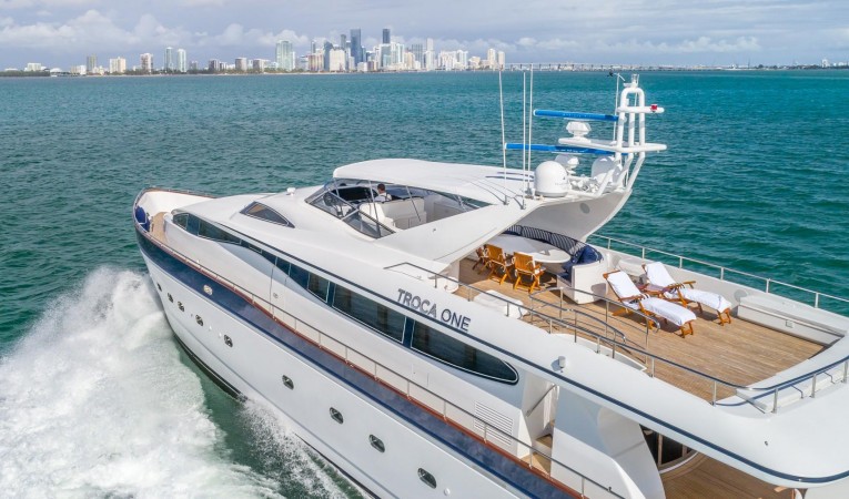 108 Viking Sport Cruisers Sun Deck Drone Shot