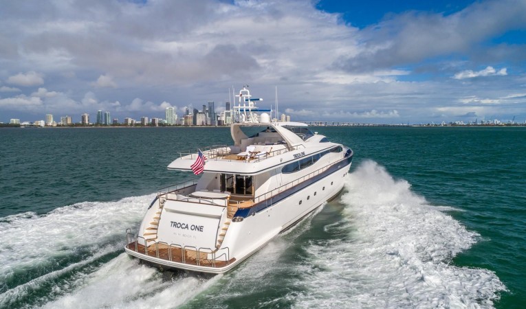 108 Viking Sport Cruisers Starboard Aft