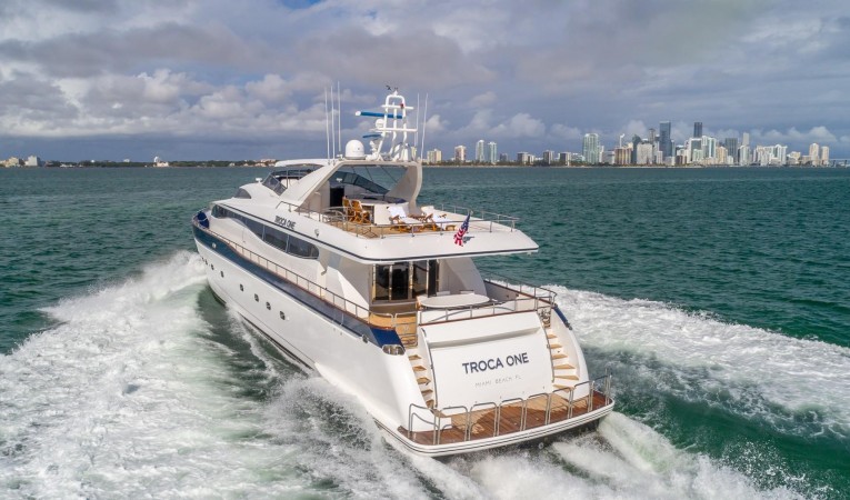 108 Viking Sport Cruisers Port Aft