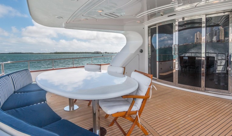 108 Viking Sport Cruisers Main Salon Doors