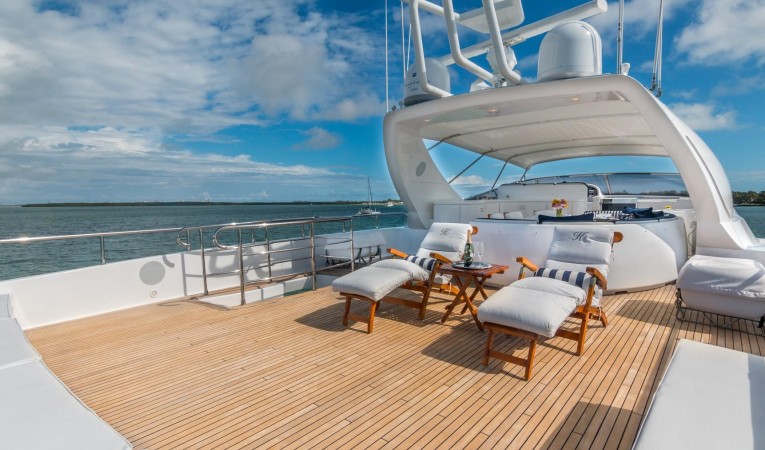 108 Viking Sport Cruisers Sun Deck