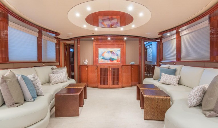 108 Viking Sport Cruisers Salon Entertainment