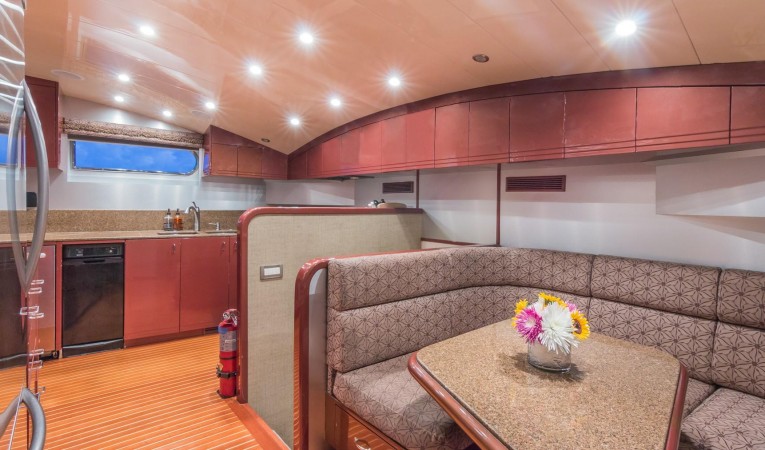 108 Viking Sport Cruisers Galley Dinette