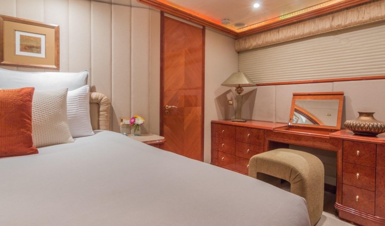 108 Viking Sport Cruisers Master Vanity