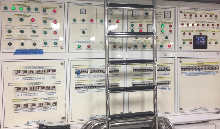 108 Viking Sport Cruisers Electrical